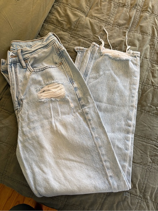 American Eagle Outfitters Denim - American Eagle Outfitters Light Blue Denim Jeans - Size 6